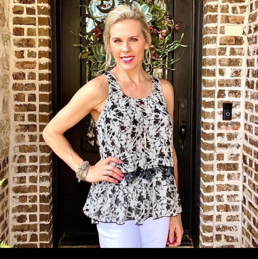 CAbi 5907 Everything Top Spring 2021 Small
